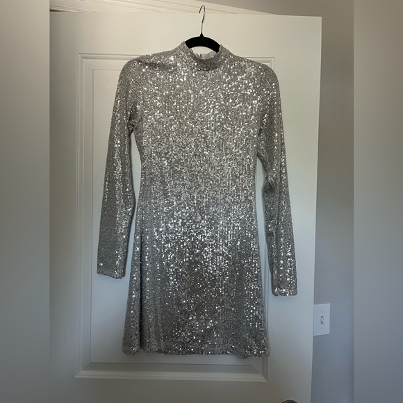 Abercrombie long sleeve sequin dress size small - Picture 2 of 3